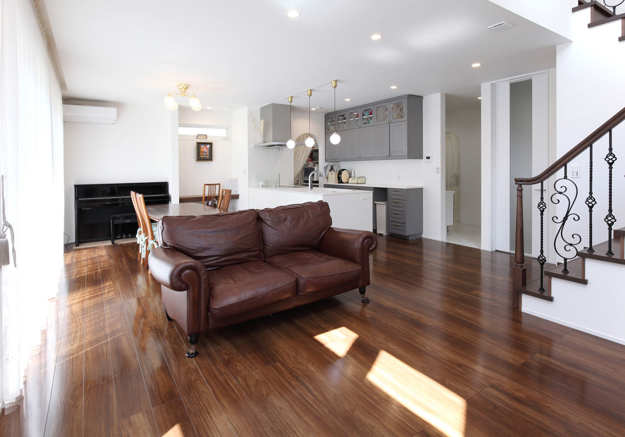 新栄建設　パナソニックビルダーズグループ 【3000万円台/約46坪/大空間/間取図有】憧れの海外の住まいを参考にした「南仏風の外観」の建築実例画像2