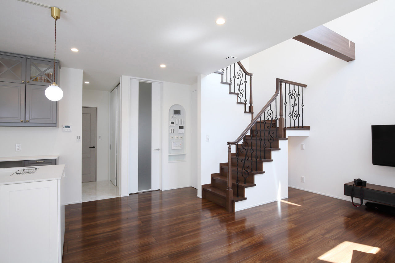 新栄建設　パナソニックビルダーズグループ 【3000万円台/約46坪/大空間/間取図有】憧れの海外の住まいを参考にした「南仏風の外観」の建築実例画像6