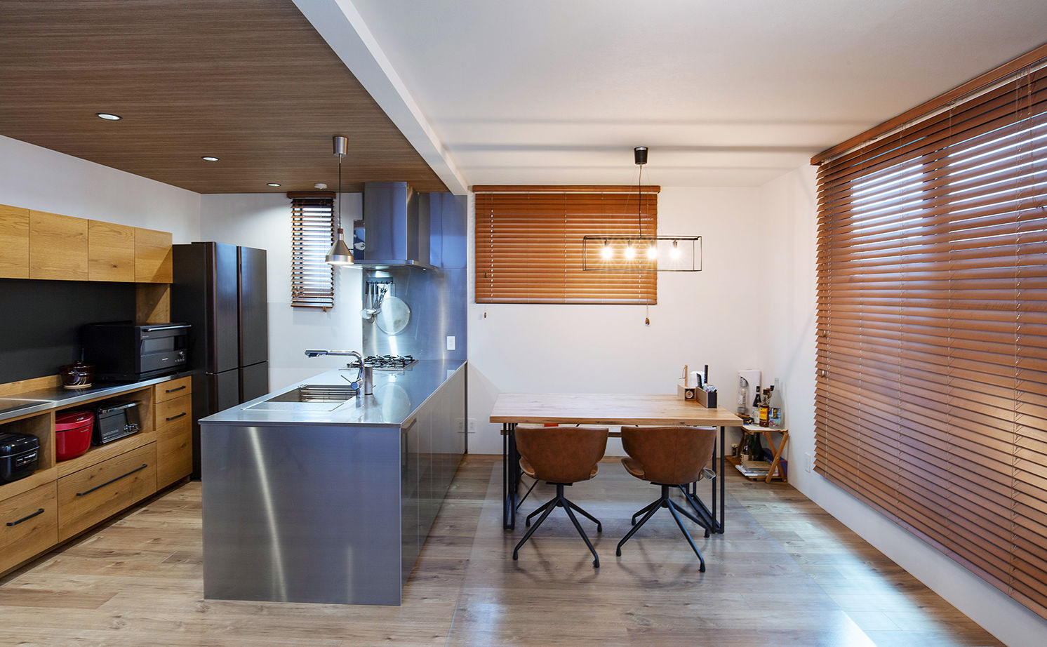 新栄建設　パナソニックビルダーズグループ 【2000万円台/39坪/２階リビング/間取り図有】ビルトインガレージのある3階建ての家の建築実例画像4