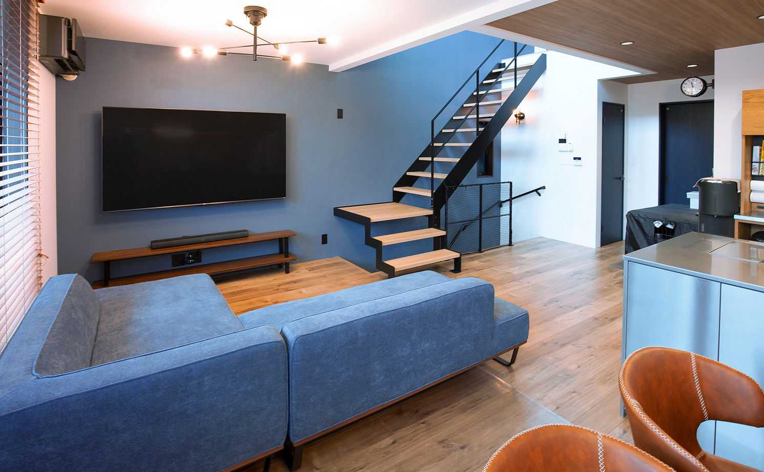 新栄建設　パナソニックビルダーズグループ 【2000万円台/39坪/２階リビング/間取り図有】ビルトインガレージのある3階建ての家の建築実例画像6