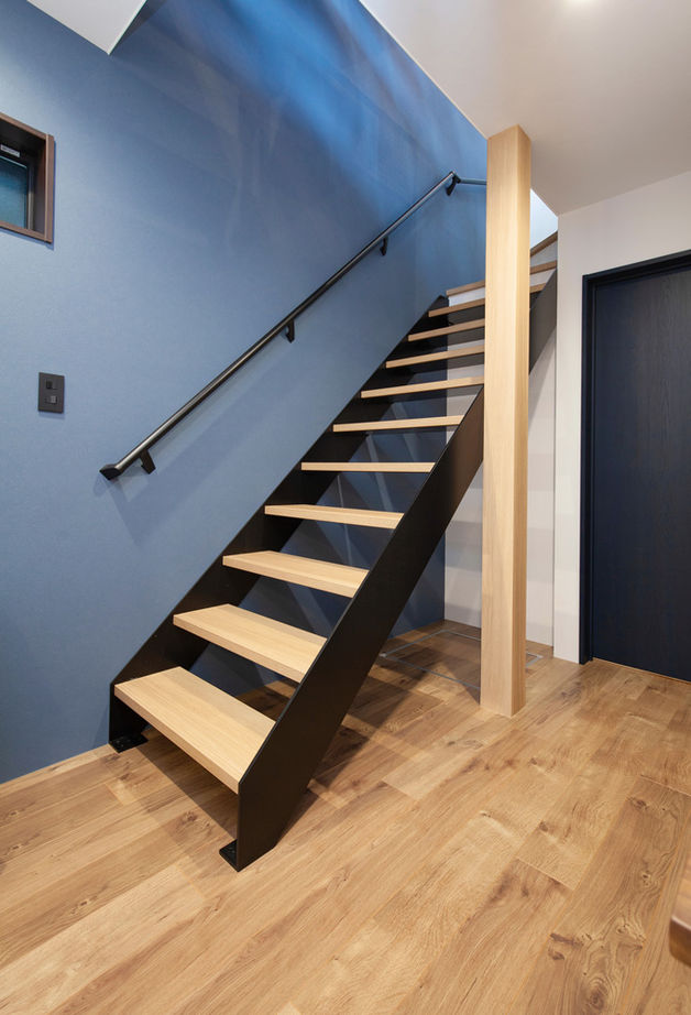 新栄建設　パナソニックビルダーズグループ 【2000万円台/39坪/２階リビング/間取り図有】ビルトインガレージのある3階建ての家の建築実例画像15