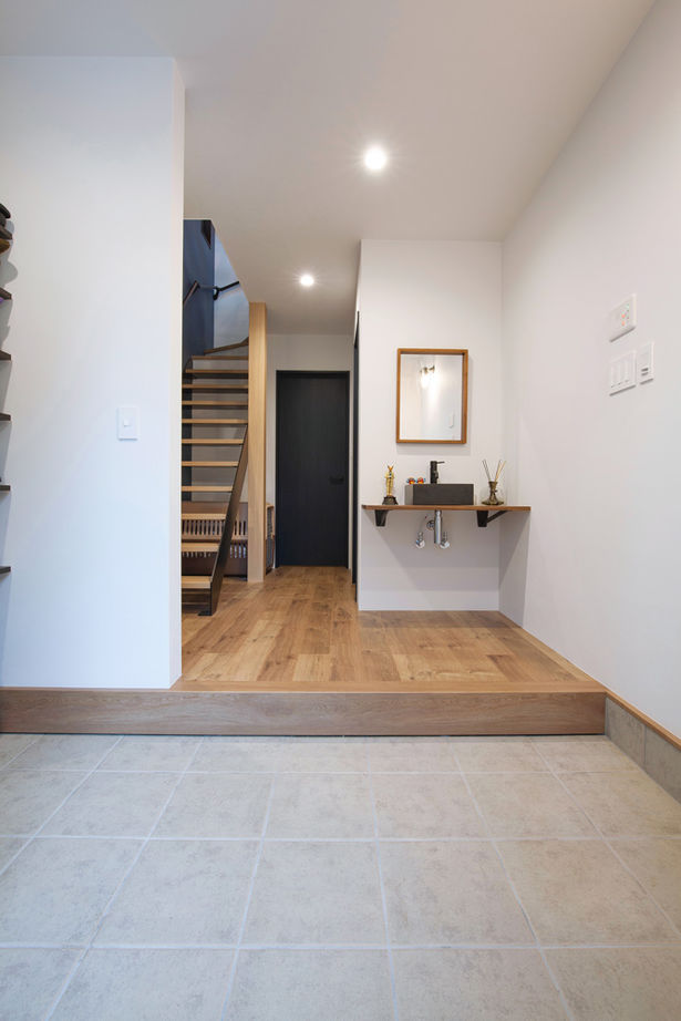 新栄建設　パナソニックビルダーズグループ 【2000万円台/39坪/２階リビング/間取り図有】ビルトインガレージのある3階建ての家の建築実例画像16