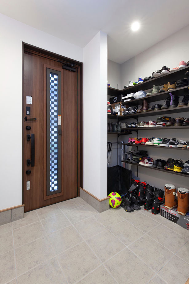 新栄建設　パナソニックビルダーズグループ 【2000万円台/39坪/２階リビング/間取り図有】ビルトインガレージのある3階建ての家の建築実例画像17