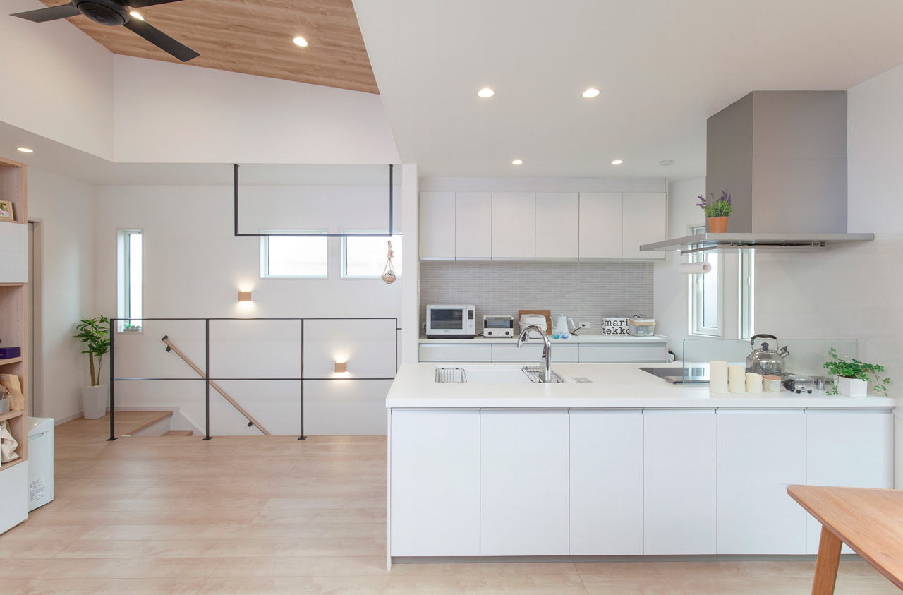 新栄建設　パナソニックビルダーズグループ 【3000万円台/35坪/２階リビング/間取図有】ビルトインガレージはバイク専用。変形地を活かした八角形の家の建築実例画像2