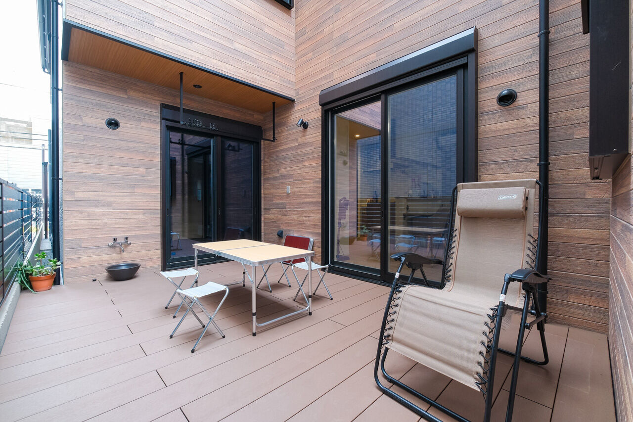 新栄建設　パナソニックビルダーズグループ 【4000万円台/約58坪/シアタールーム/間取図有】玄関も別々！完全独立型二世帯住宅の建築実例画像3