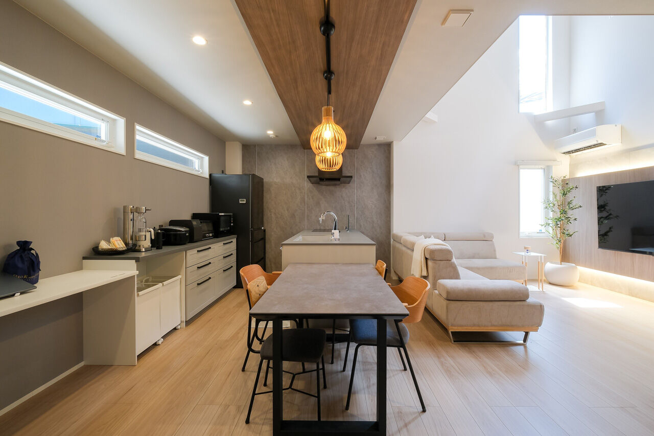 新栄建設　パナソニックビルダーズグループ 【2000万円台/約30坪/変形地/秘密基地/間取図有】吹抜けのある上質なラグジュアリー空間の建築実例画像7