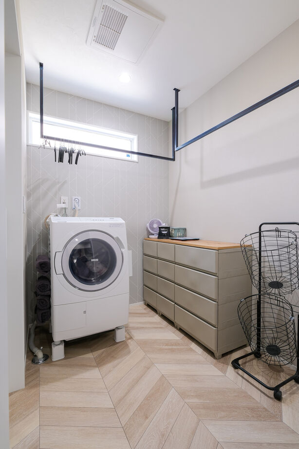 新栄建設　パナソニックビルダーズグループ 【2000万円台/約30坪/変形地/秘密基地/間取図有】吹抜けのある上質なラグジュアリー空間の建築実例画像9