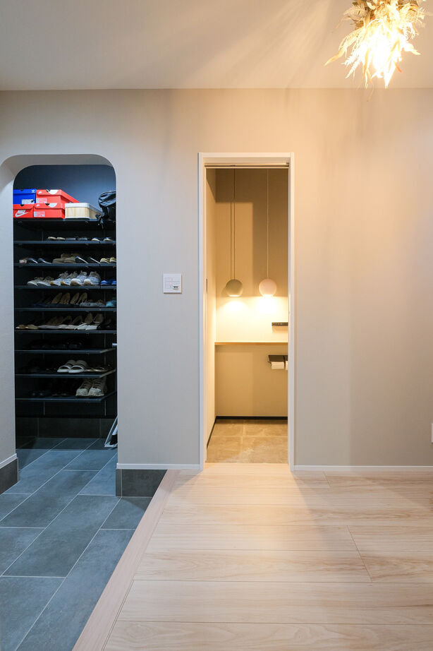 新栄建設　パナソニックビルダーズグループ 【2000万円台/約30坪/変形地/秘密基地/間取図有】吹抜けのある上質なラグジュアリー空間の建築実例画像10