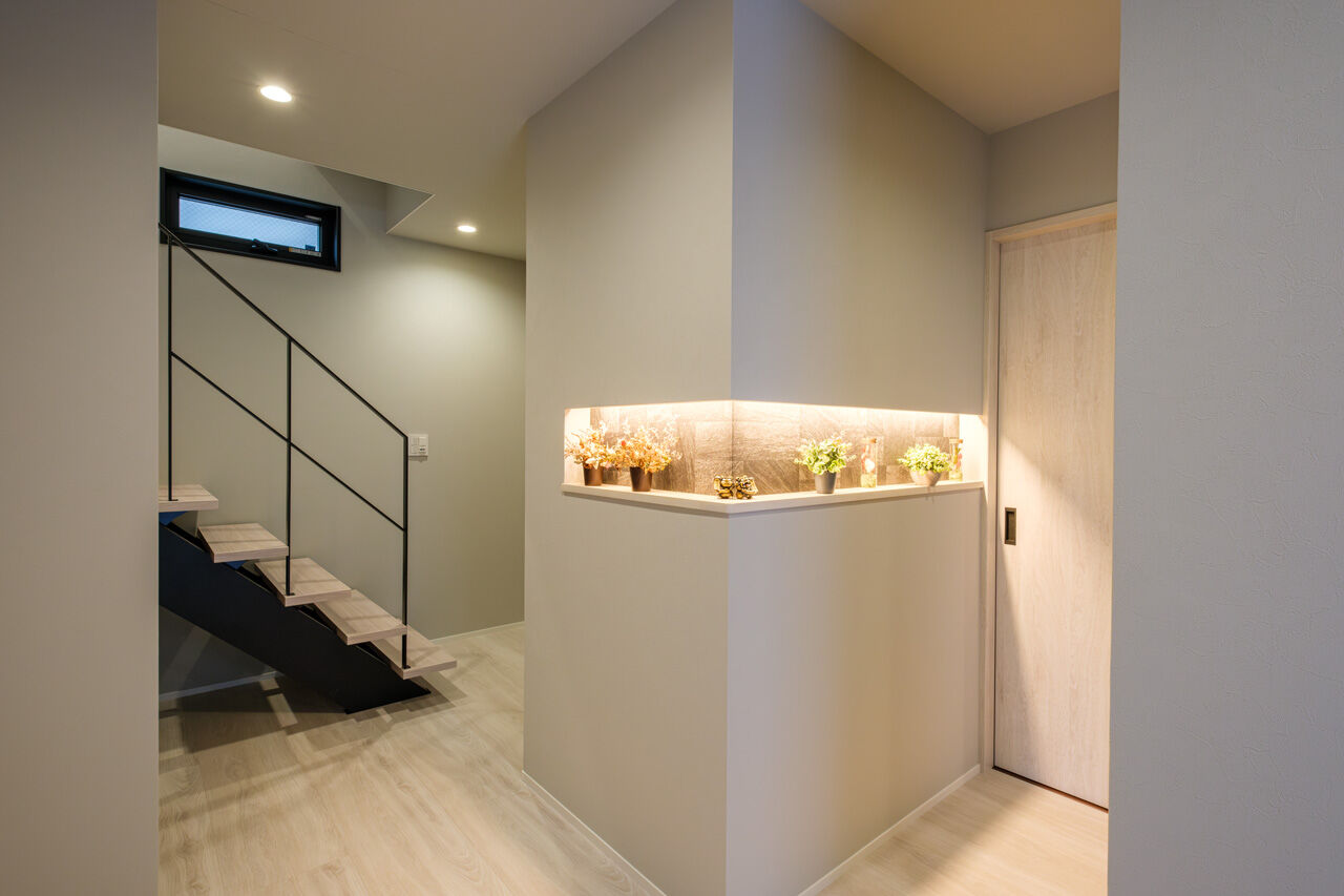 新栄建設　パナソニックビルダーズグループ 【2000万円台/33.4坪/間取り図有】２階LDKは勾配天井で広々。目線が広がるホテルライクな家の建築実例画像9