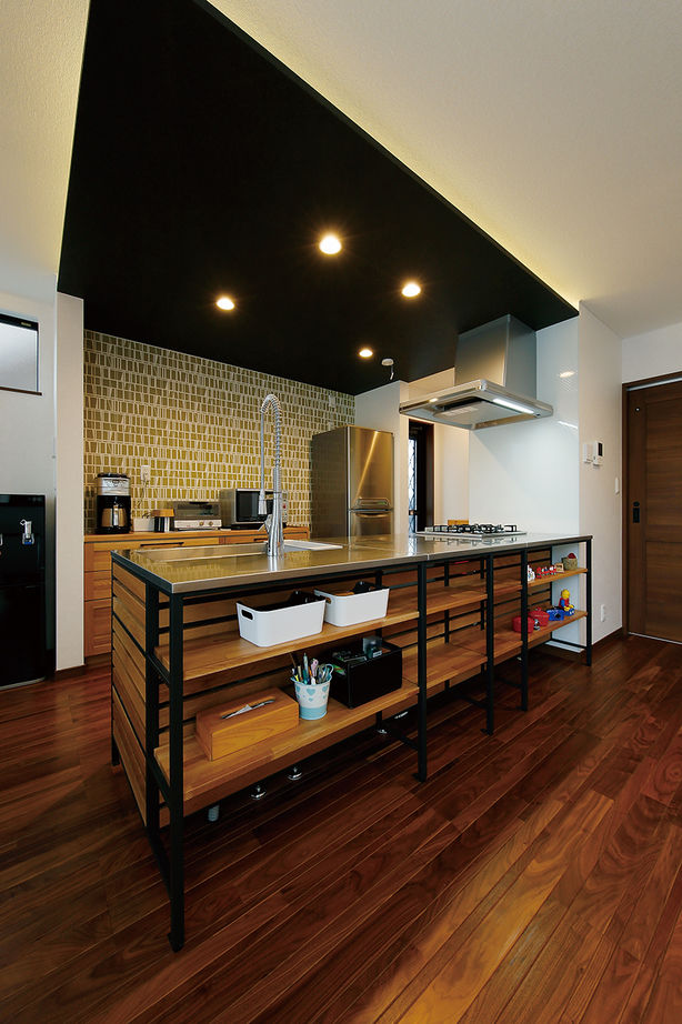 角屋ハウジング 【自由設計/2300万円/37坪/間取り】吹き抜けの開放感が心地よい 将来の二世帯を見据えたナチュラルハウスの建築実例画像2