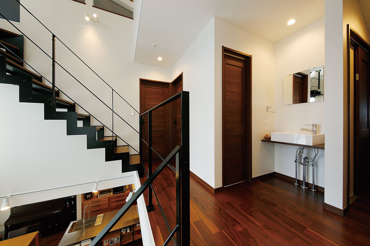 角屋ハウジング 【自由設計/2300万円/37坪/間取り】吹き抜けの開放感が心地よい 将来の二世帯を見据えたナチュラルハウスの建築実例画像4