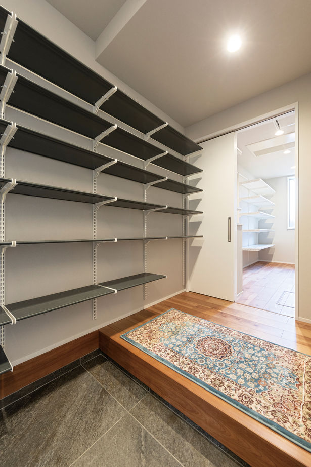 角屋ハウジング 【2階建て/3000万円台/大開口/吹き抜け/パティオ/間取図】圧倒的な開放感を楽しむ、リゾート感溢れる住まいの建築実例画像8