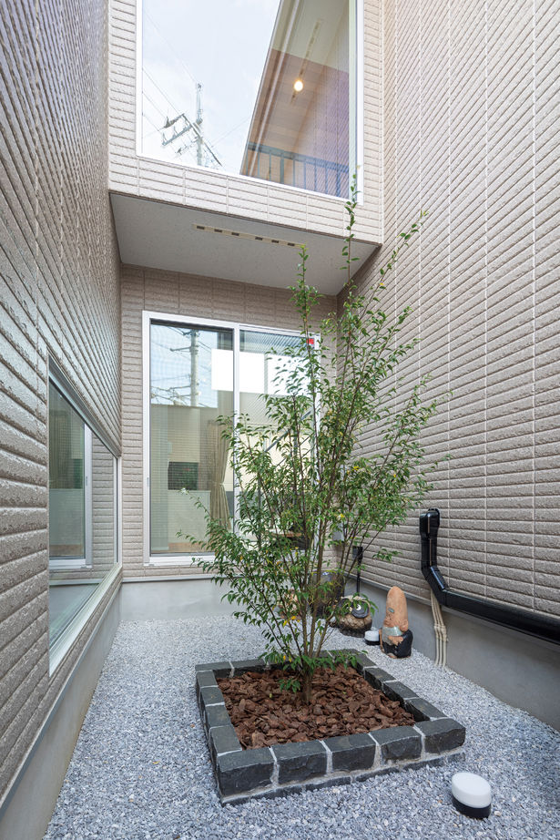 角屋ハウジング 【2階建て/3000万円台/大開口/吹き抜け/パティオ/間取図】圧倒的な開放感を楽しむ、リゾート感溢れる住まいの建築実例画像9