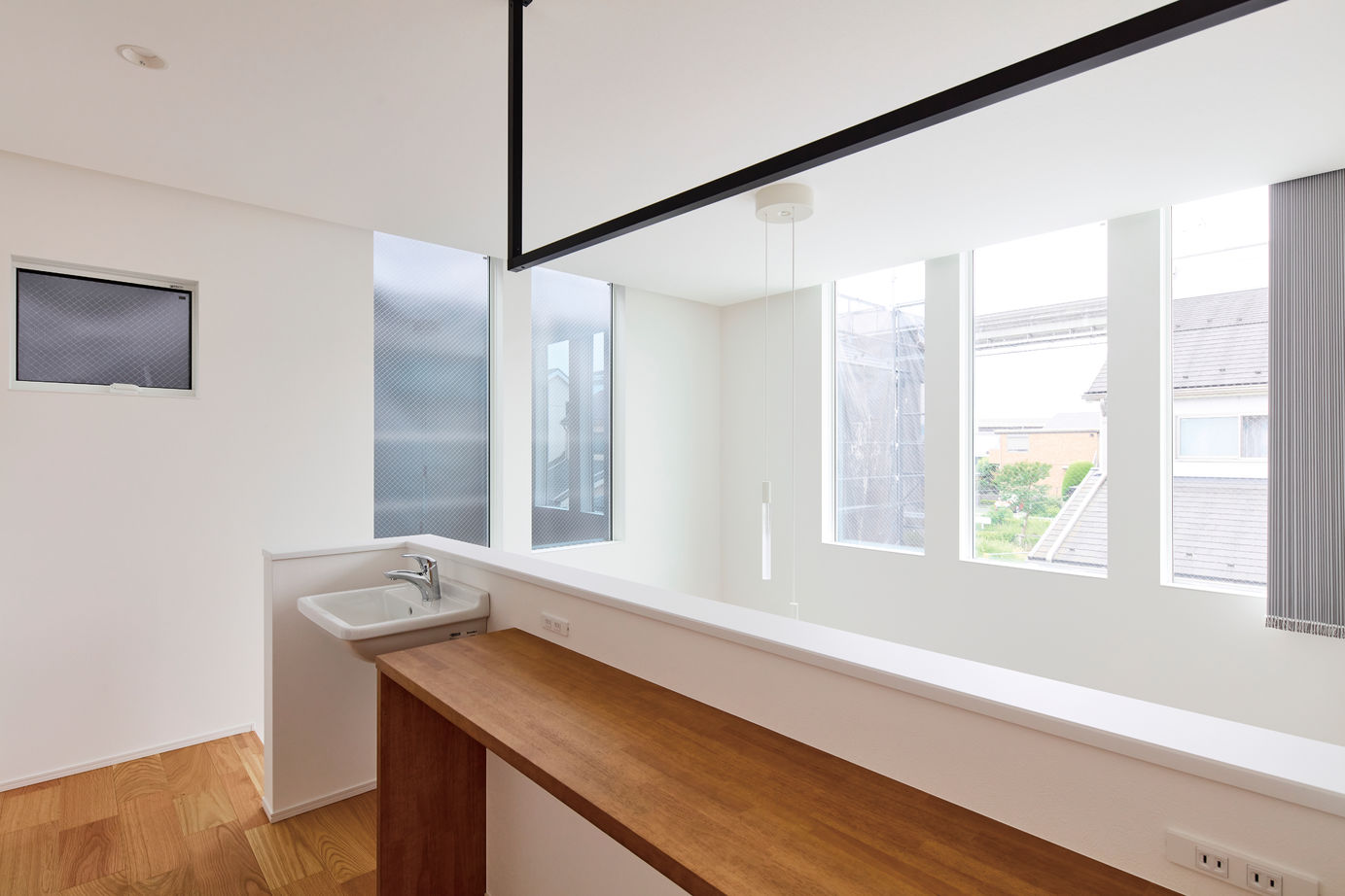 角屋ハウジング 【2000万円台／吹き抜け／家事動線】開放感溢れる空間でリラックス！建築家とつくったデザイナーズハウスの建築実例画像7