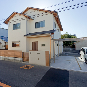 カメヤグローバル 【大阪府/2000万円台/約35坪/阪南市】天然無垢材をふんだんに使った、ナチュラルな家の実例（間取り図有）の建築実例画像3