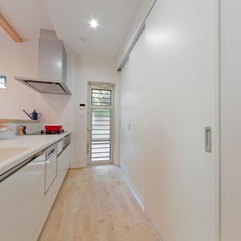 カメヤグローバル 【大阪府/2000万円台/約35坪/阪南市】天然無垢材をふんだんに使った、ナチュラルな家の実例（間取り図有）の建築実例画像5