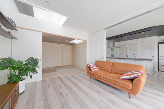 カメヤグローバル 【大阪府/2000万円台/約50坪/貝塚市】インナーガレージとウッドデッキがある建築士と造る家（間取り図有）の建築実例画像7