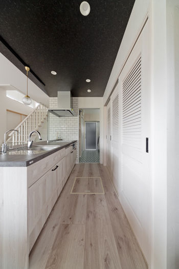 カメヤグローバル 【大阪府/2000万円台/約50坪/貝塚市】インナーガレージとウッドデッキがある建築士と造る家（間取り図有）の建築実例画像10