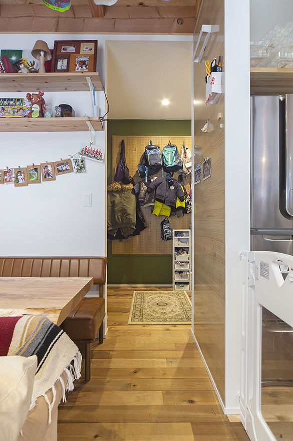 カメヤグローバル 【大阪府/2000万円台/約35坪/堺市】子供と楽しく暮らす、木に囲まれた、薪ストーブのある実例の建築実例画像9