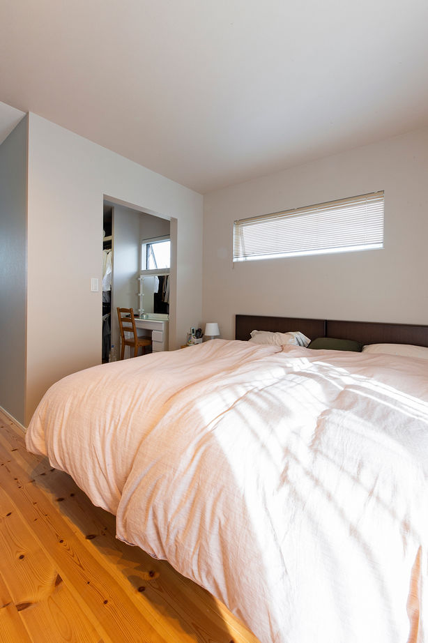 カメヤグローバル 【大阪府/2000万円台/約40坪/岸和田市】回遊動線で家事ラクに。大きなソファでゆったり過ごせる家の建築実例画像9