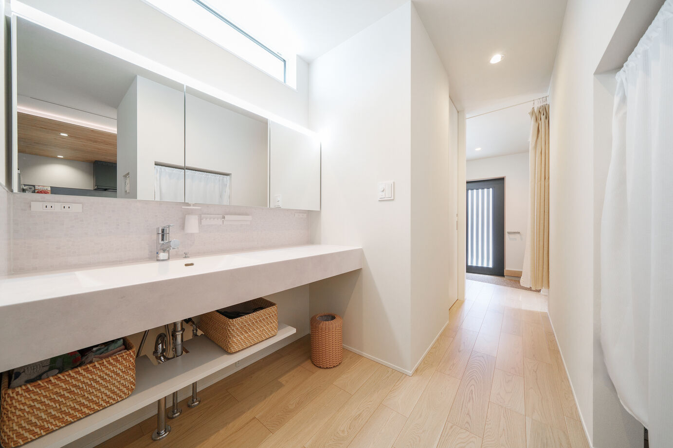 カメヤグローバル 【大阪府/堺市】自然光にあふれる大きな吹抜け空間に、観葉植物が映える家の建築実例画像5