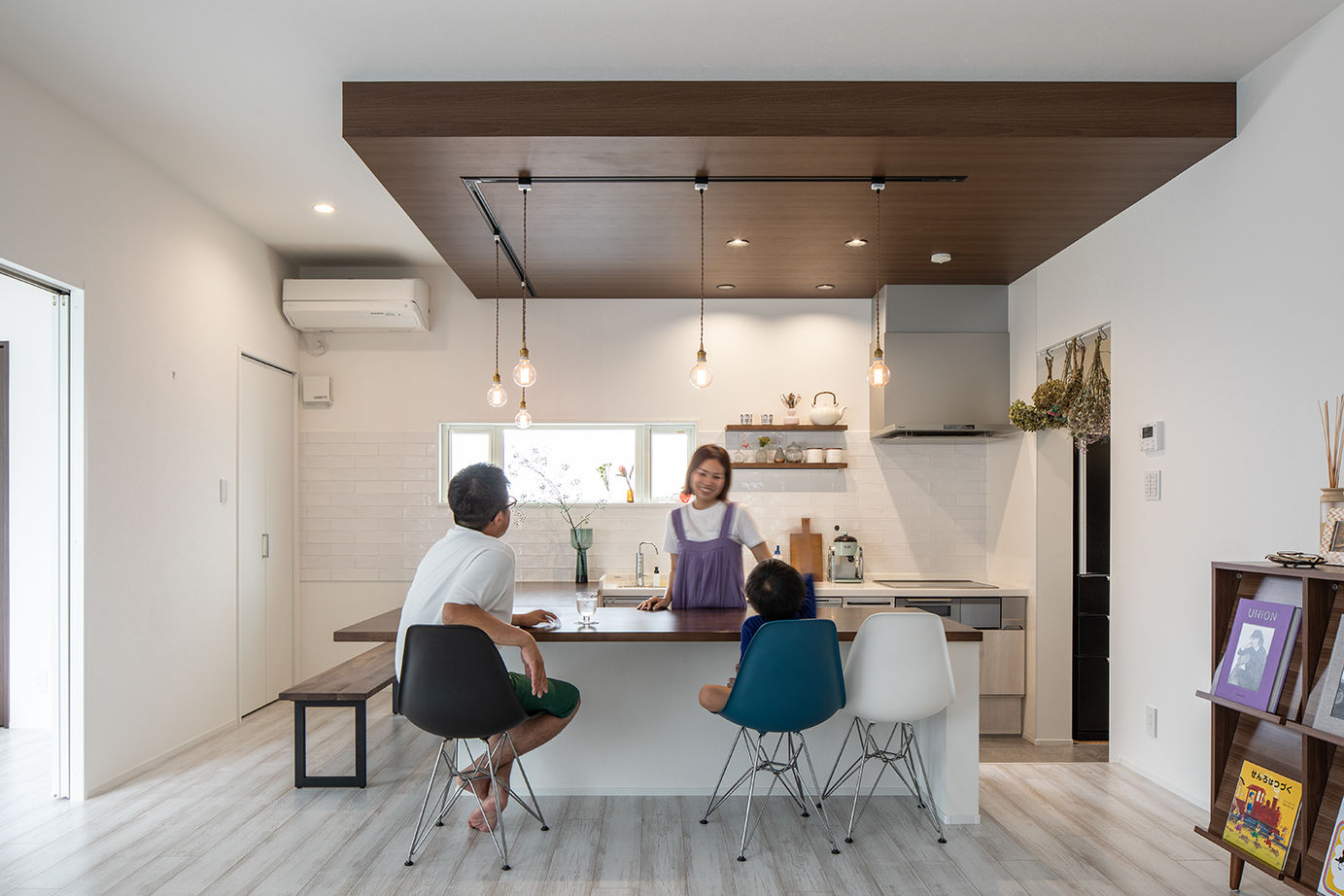 日興ホーム 【2,000万円台/こだわりキッチン/127.75m2/間取り図有】カウンターキッチンで日々の料理を楽しみ家事ラクにの建築実例画像1