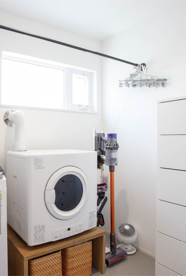 日興ホーム 【2,000万円台/狭小地/土地27.2坪/間取り図有】狭小地でもゆとりと採光に妥協しない注文住宅の醍醐味の建築実例画像6