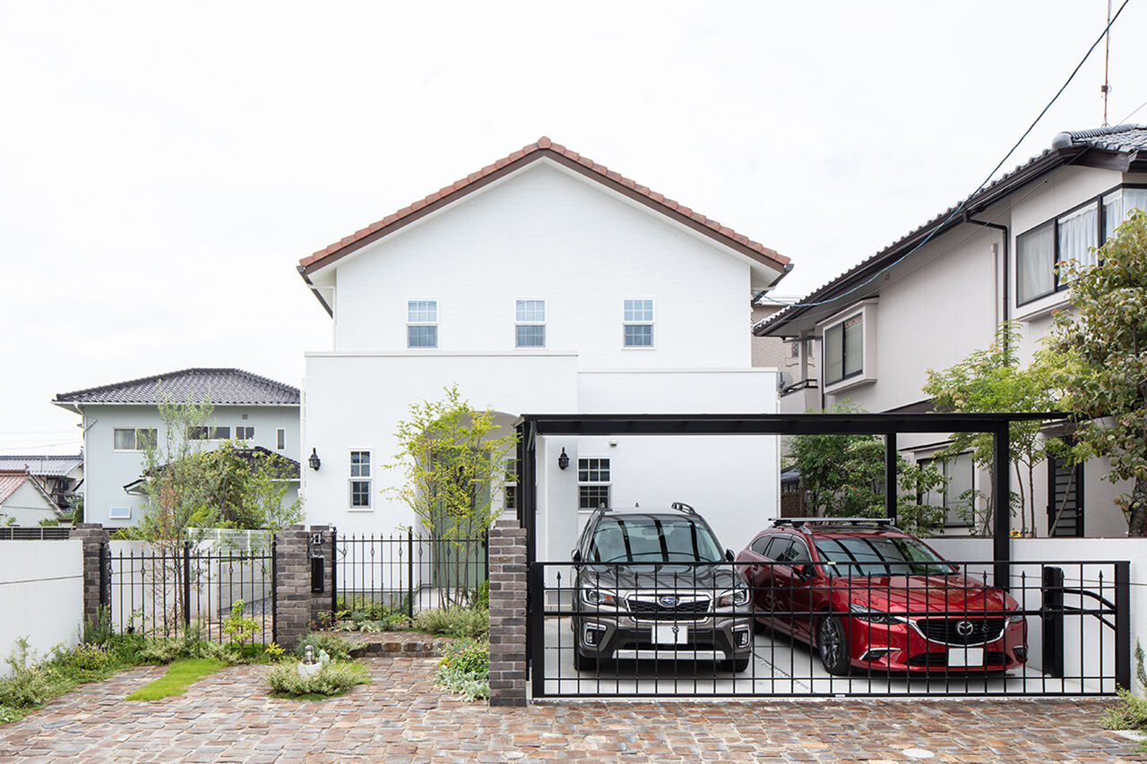 日興ホーム 【3000万円台/こだわりの欧風住宅/179.67平米/間取り図有】家族の「好き」を集めたヨーロッパ風高機能住宅の建築実例画像1