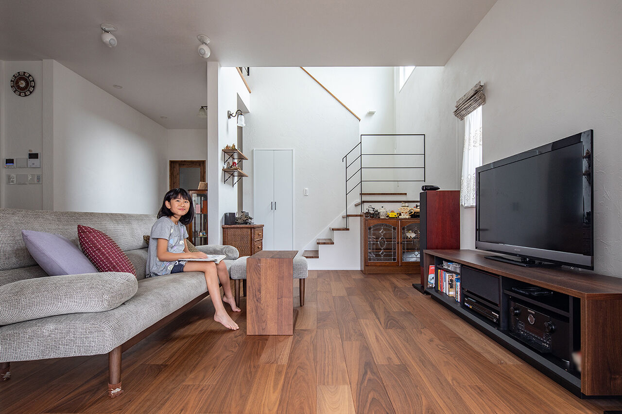 日興ホーム 【3000万円台/こだわりの欧風住宅/179.67平米/間取り図有】家族の「好き」を集めたヨーロッパ風高機能住宅の建築実例画像4