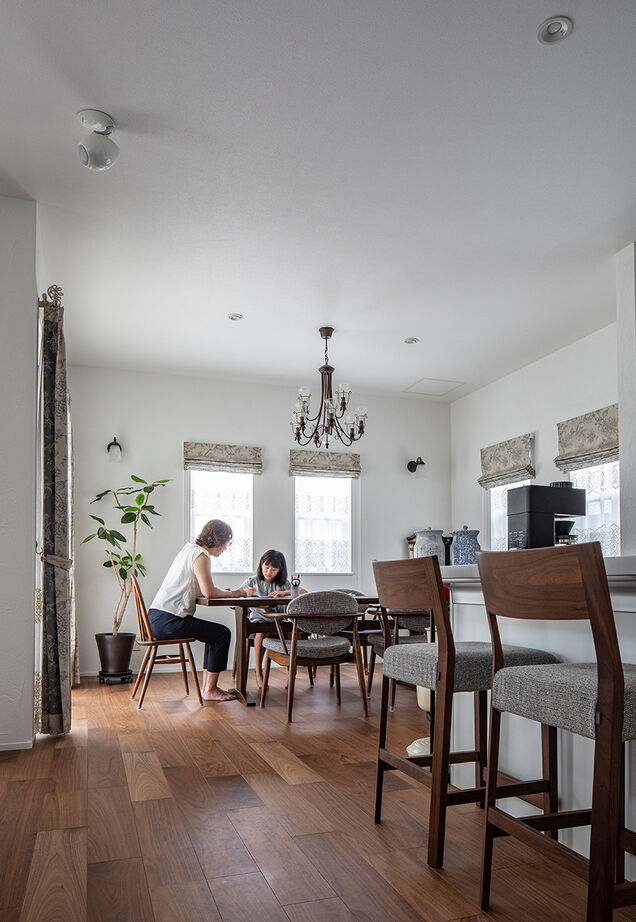 日興ホーム 【3000万円台/こだわりの欧風住宅/179.67平米/間取り図有】家族の「好き」を集めたヨーロッパ風高機能住宅の建築実例画像5