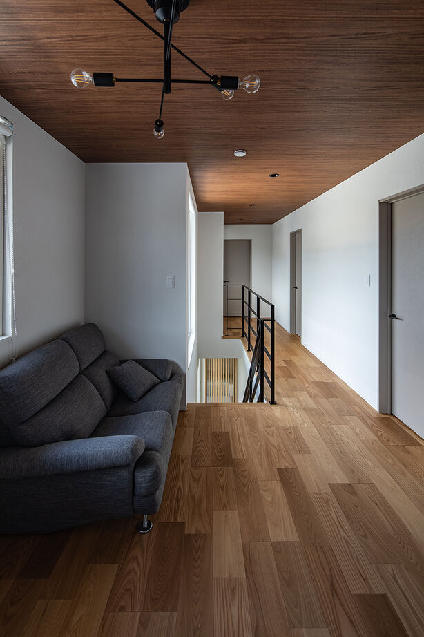 日興ホーム 【4000万円台/開放的な二世帯住宅/180.86平米/間取り図有】中庭を囲み、家事動線を短く効率化した明るい家の建築実例画像6