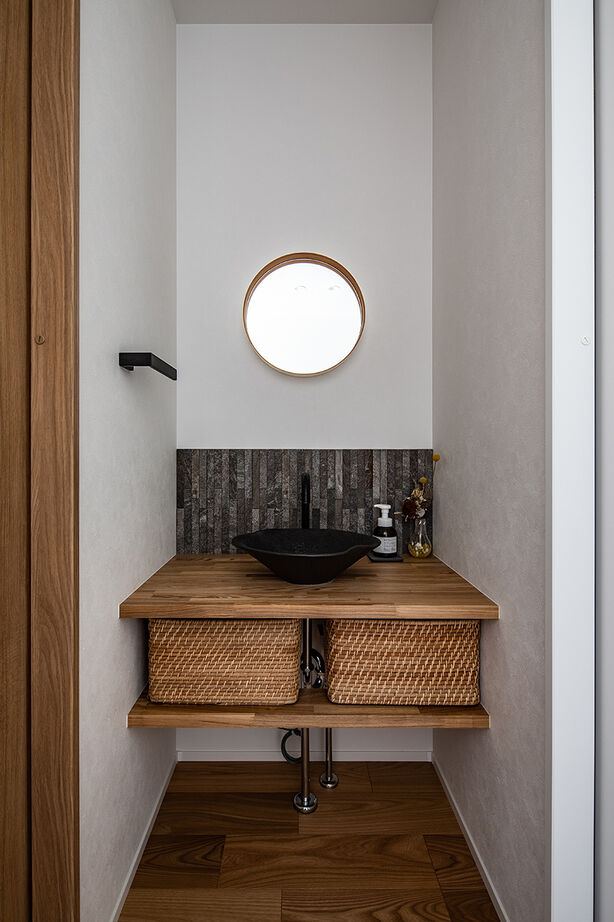 日興ホーム 【4000万円台/開放的な二世帯住宅/180.86平米/間取り図有】中庭を囲み、家事動線を短く効率化した明るい家の建築実例画像8