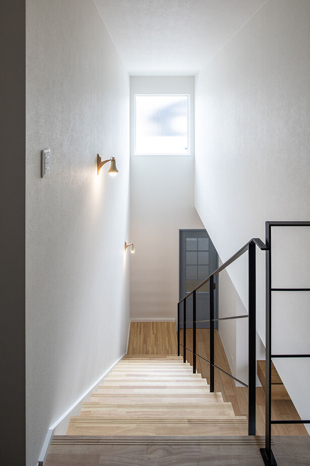 日興ホーム 【3000万円台/木漏れ日のリビング/115.75平米/間取り図有】明るくて暖かい家で手に入れた、憧れの毎日の建築実例画像9