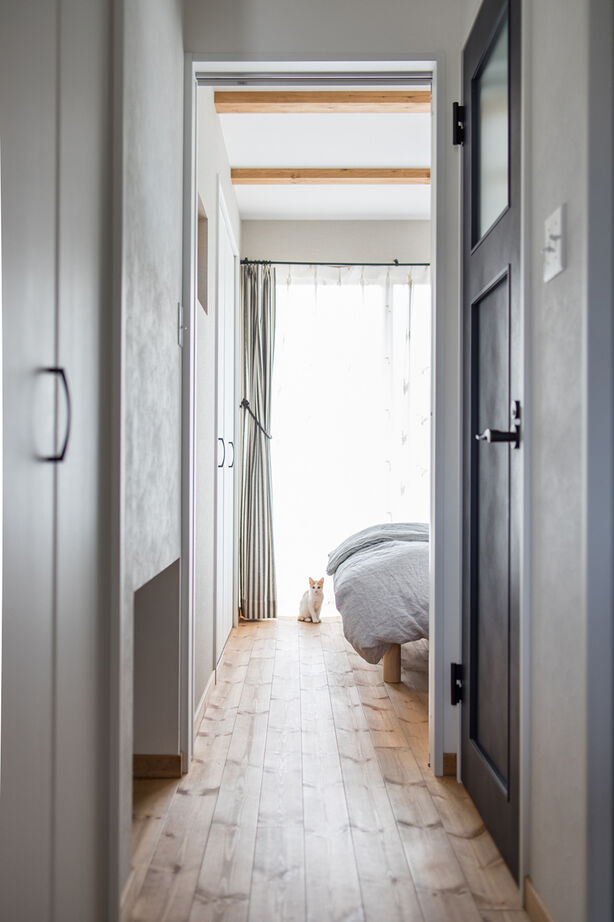 日興ホーム 【2000万円台/お気に入りの家具/96.05平米/間取り図有】1・2階をつなぐ吹抜けで面積以上の開放感！の建築実例画像4