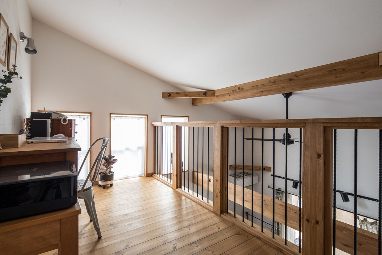 日興ホーム 【2000万円台/お気に入りの家具/96.05平米/間取り図有】1・2階をつなぐ吹抜けで面積以上の開放感！の建築実例画像5