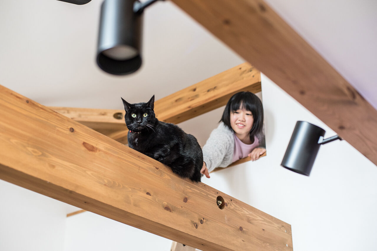 日興ホーム 【2000万円台/お気に入りの家具/96.05平米/間取り図有】1・2階をつなぐ吹抜けで面積以上の開放感！の建築実例画像7