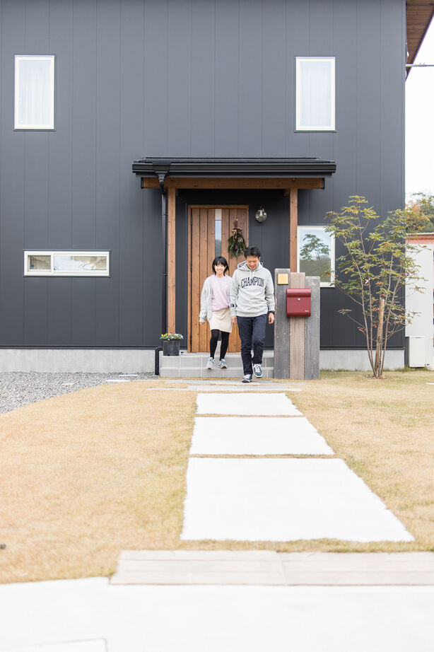 日興ホーム 【2000万円台/お気に入りの家具/96.05平米/間取り図有】1・2階をつなぐ吹抜けで面積以上の開放感！の建築実例画像9