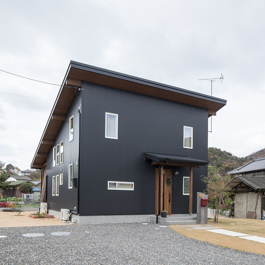 日興ホーム 【2000万円台/お気に入りの家具/96.05平米/間取り図有】1・2階をつなぐ吹抜けで面積以上の開放感！の建築実例画像10