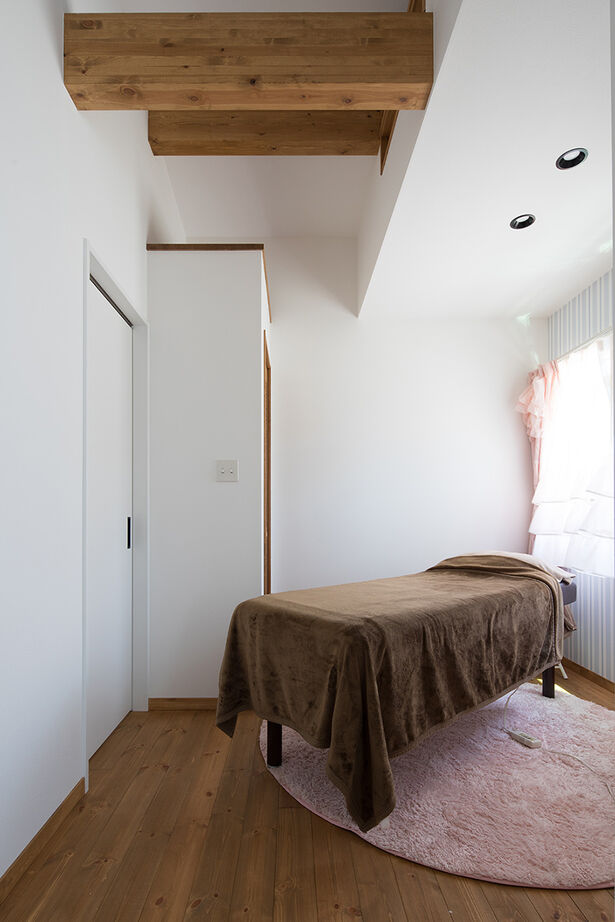 日興ホーム 【2000万円台/西海岸の平屋/81.49平米/間取り図有】西海岸をイメージ。子育てと仕事の両立を応援する家の建築実例画像4