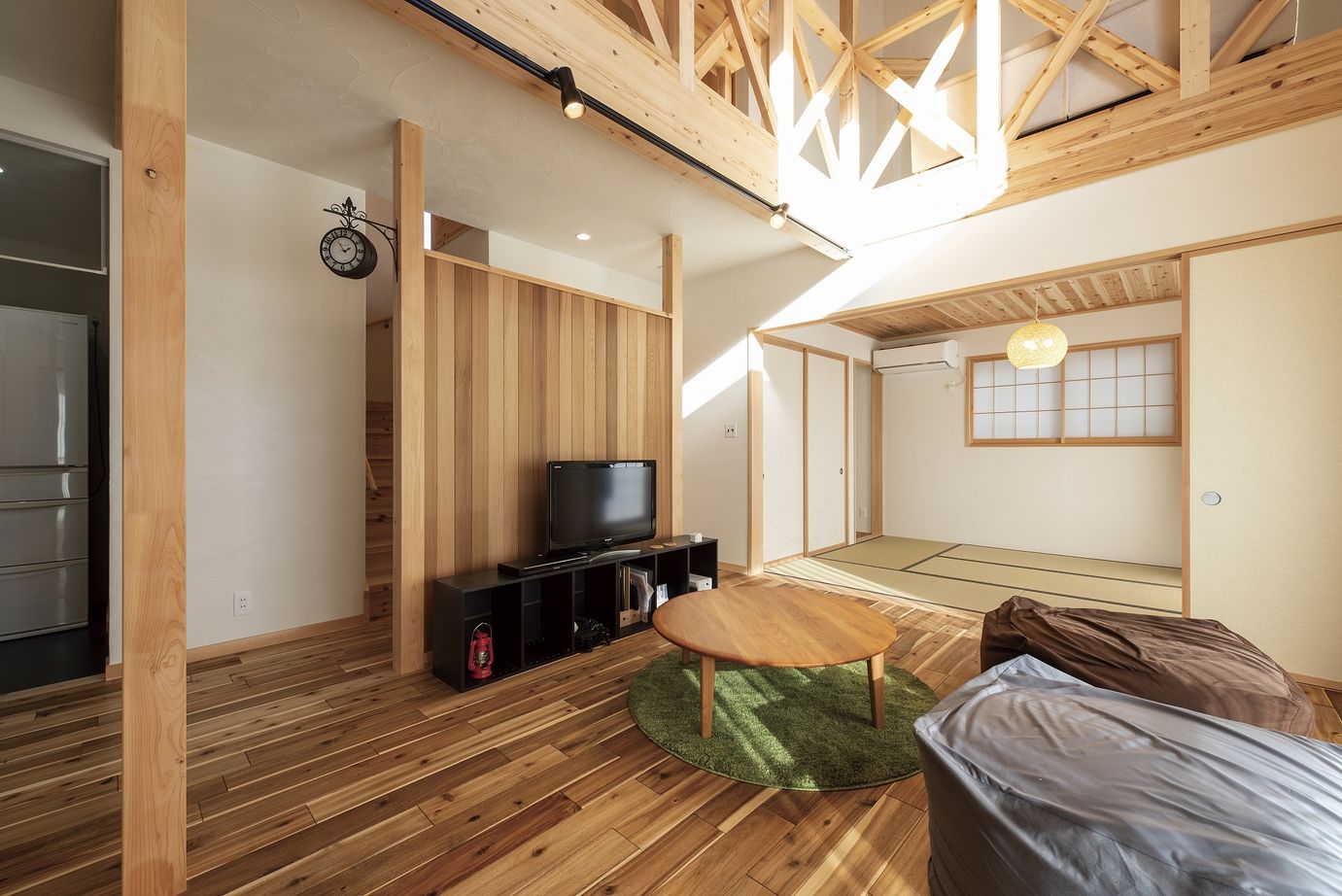 大和屋 【2000万円台/32坪/２SLDK】陽光に包まれて読書を楽しむ住まいの建築実例画像3