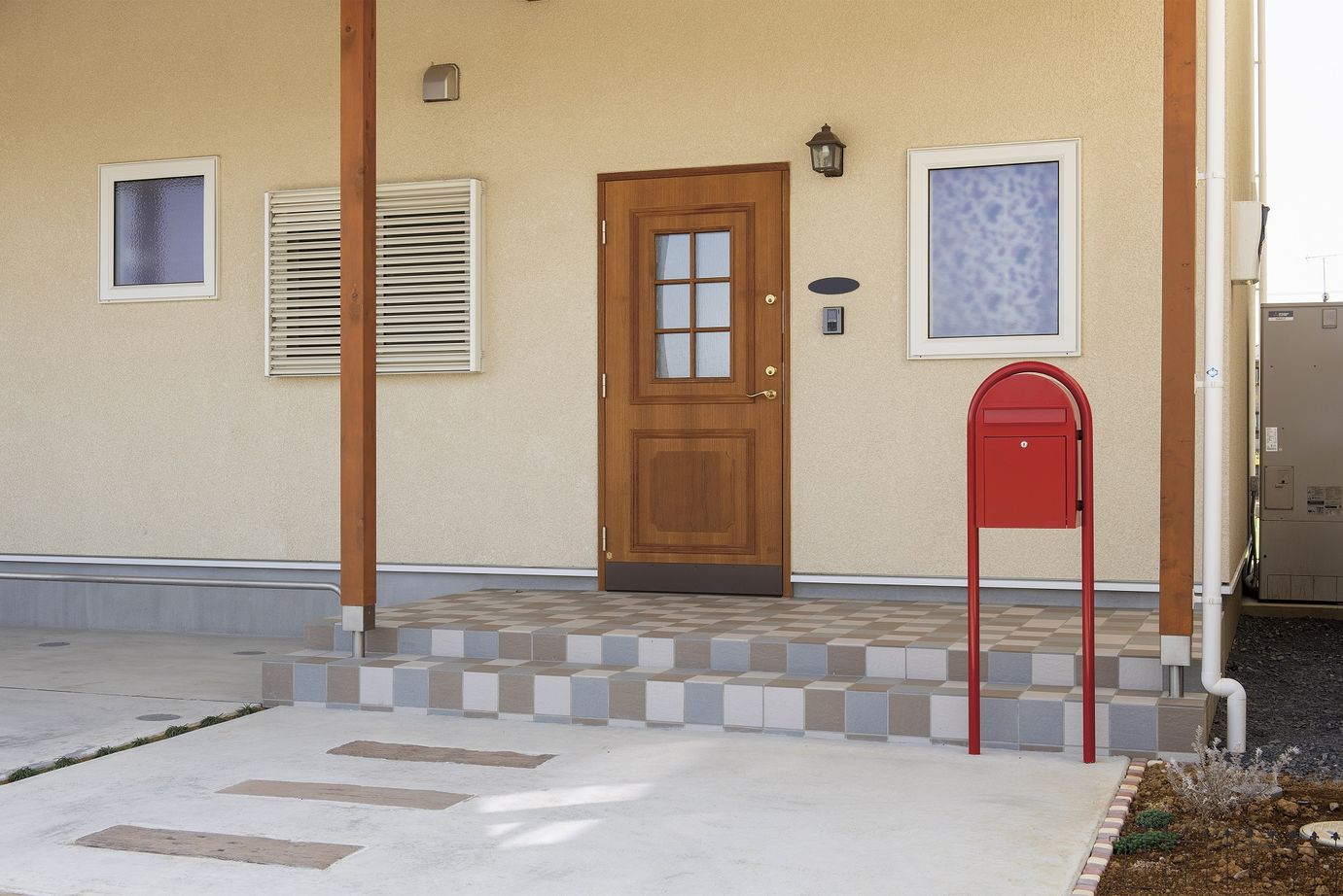 大和屋 【2000万円台/29坪/3LDK】カラードアが無垢材に馴染む。小上がりダイニングで寛ぐ家の建築実例画像7