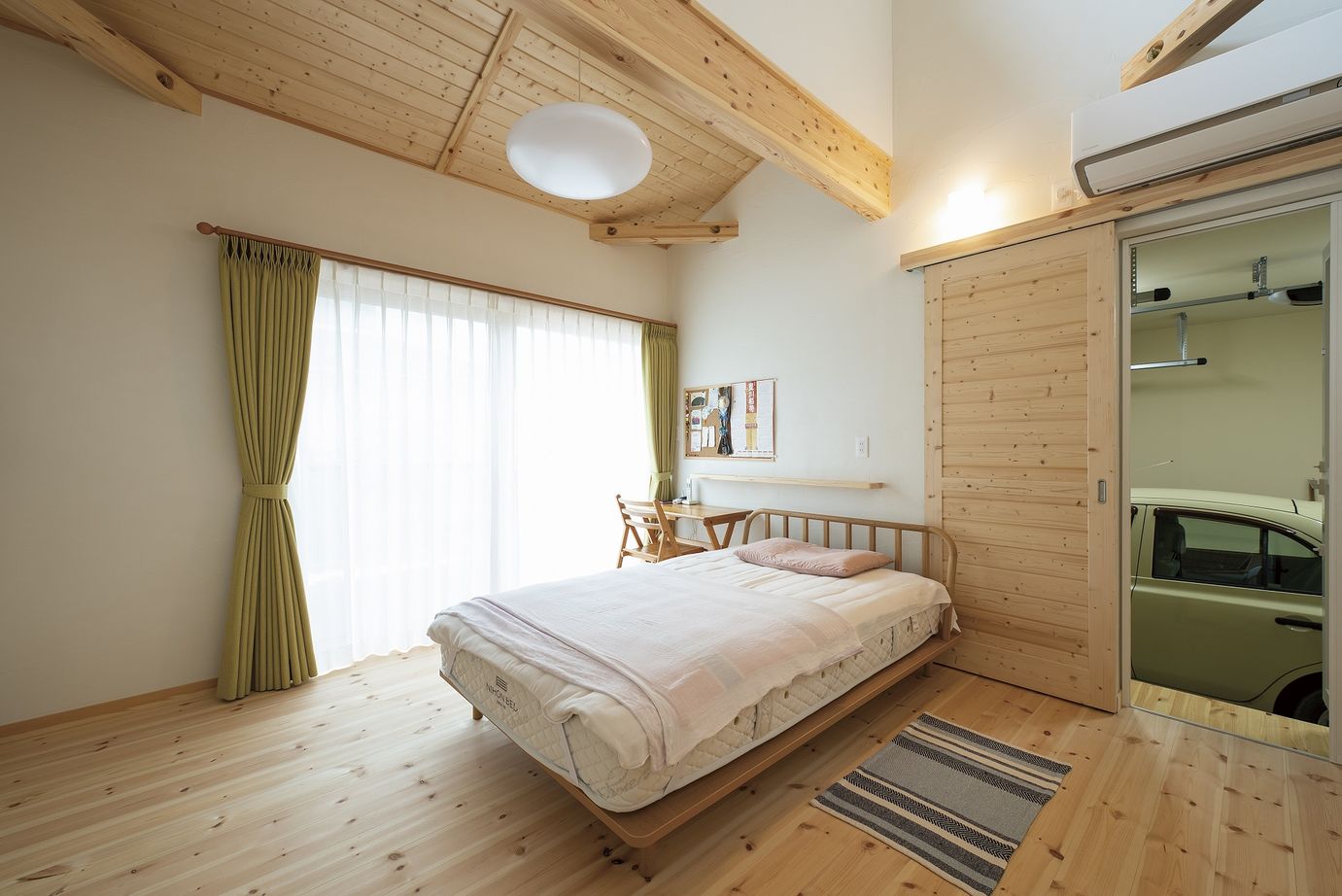 大和屋 【2000万円台/32.3坪/平屋】間取りと造作家具にこだわった、ビルトインガレージのある住まいの建築実例画像3