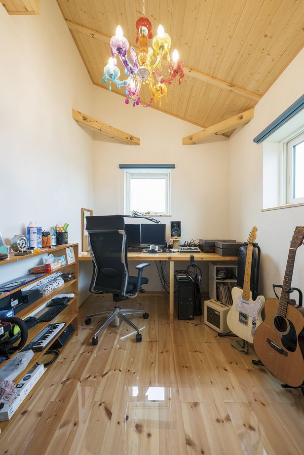 大和屋 【2000万円台/35.6坪/3LDK+書斎】太陽の光だけでぽかぽか！異素材と色使いが光る住まいの建築実例画像6