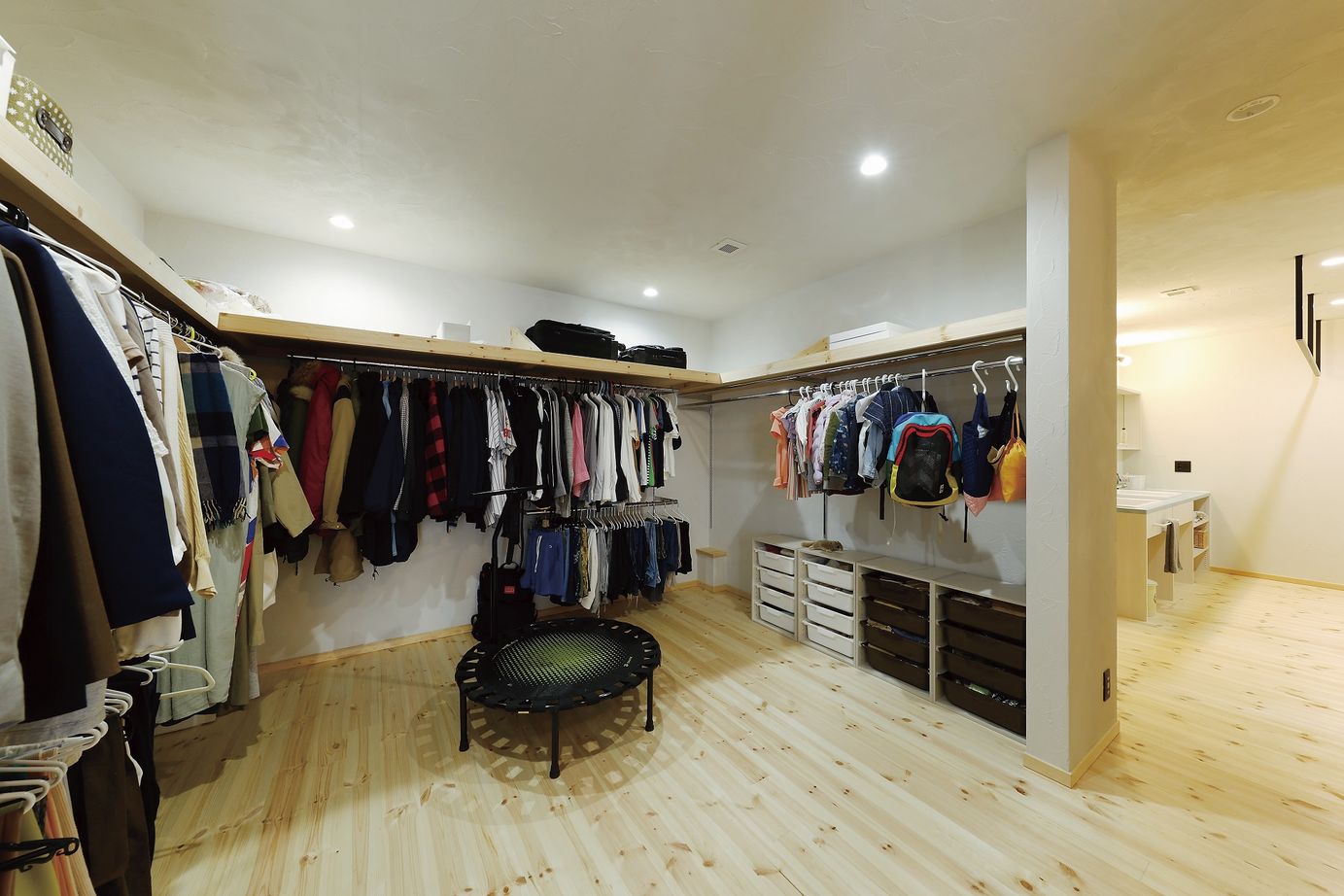 大和屋 【3000万円台/37.8坪】開放的な室内も高性能で快適に。こだわりの西海岸スタイルの家の建築実例画像5