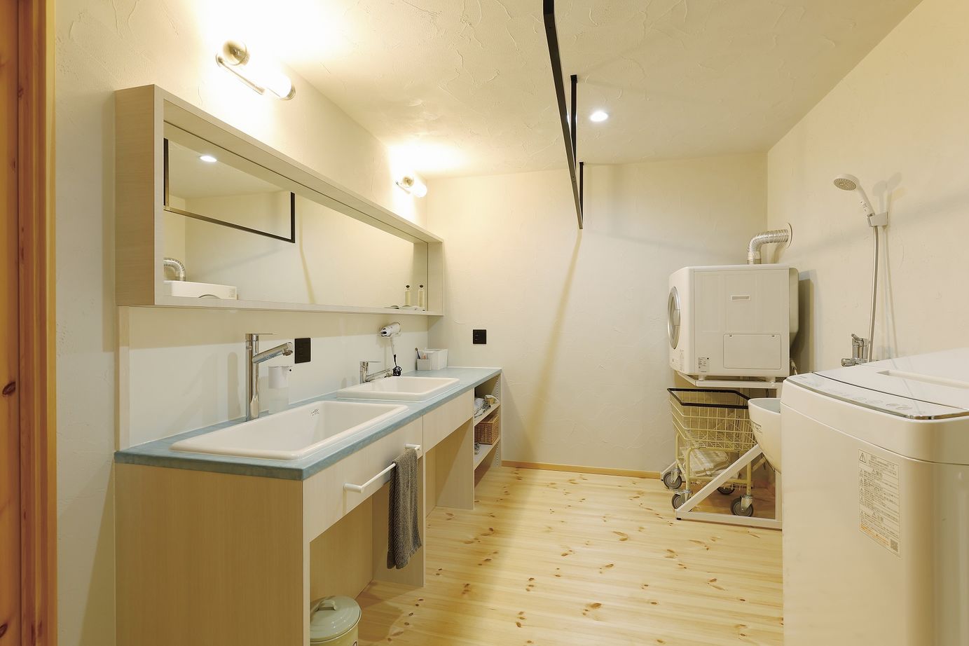 大和屋 【3000万円台/37.8坪】開放的な室内も高性能で快適に。こだわりの西海岸スタイルの家の建築実例画像6