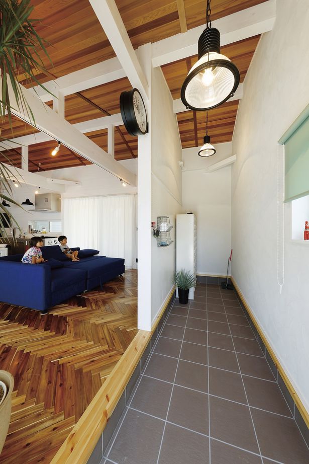 大和屋 【3000万円台/37.8坪】開放的な室内も高性能で快適に。こだわりの西海岸スタイルの家の建築実例画像9