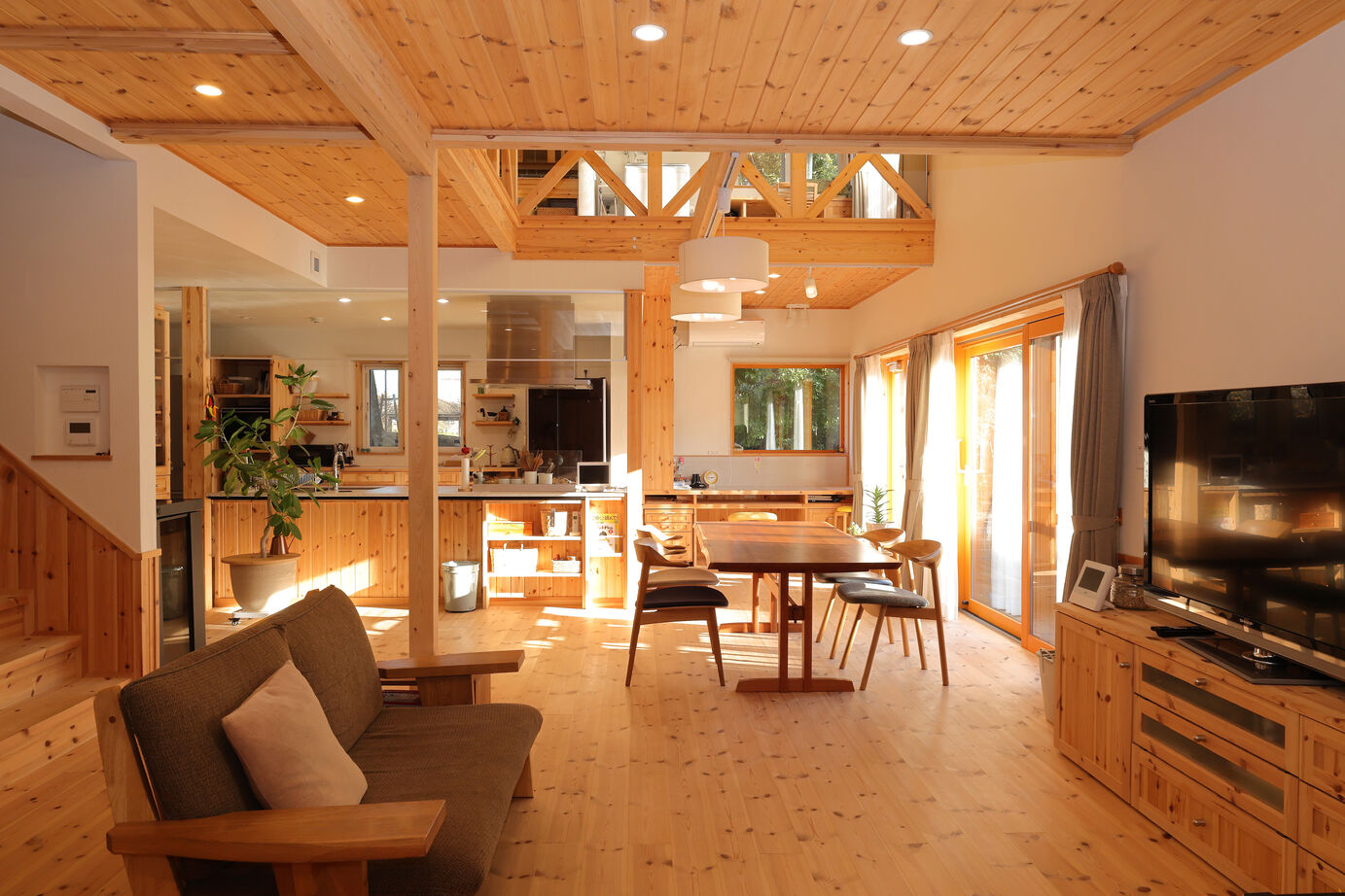 大和屋 野鳥たちのかわいい声をBGMに、爽やかな風が入る森の家の建築実例画像4