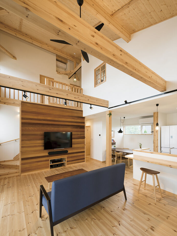 大和屋 抜群の開放感が広がるモダンな木の家の建築実例画像4