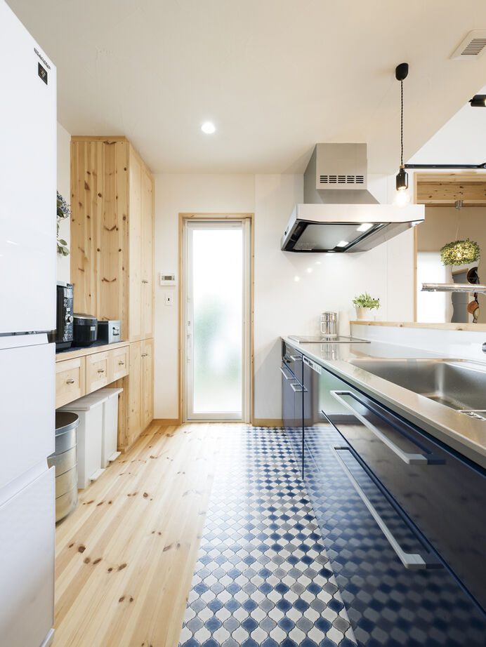 大和屋 抜群の開放感が広がるモダンな木の家の建築実例画像6