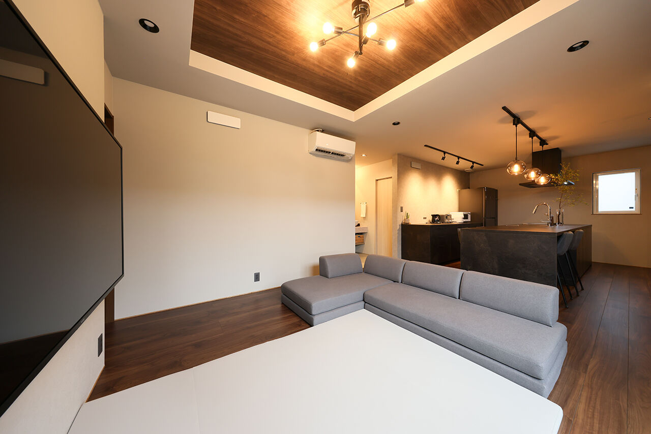 さくら 【富山県/4LDK/土間スペース/ポポラート型キッチン/43坪】遊び心満載のまるでバーのような住まいの建築実例画像5